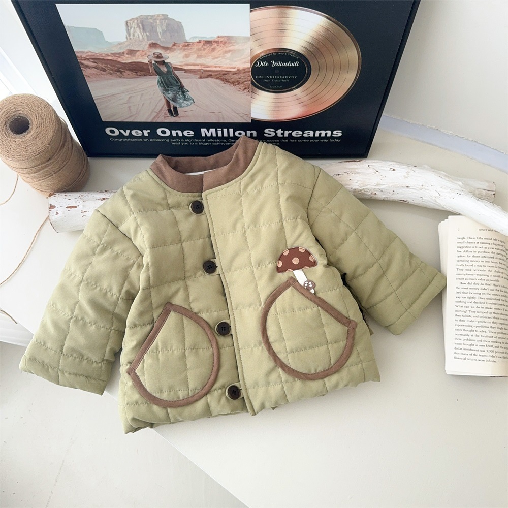 Ropa para niños coreanos, ropa de invierno para bebés y niños pequeños, chaqueta abrigada acolchada de algodón a cuadros cuadrados, ropa exterior, abanico de moda, bebés y niños al por mayor