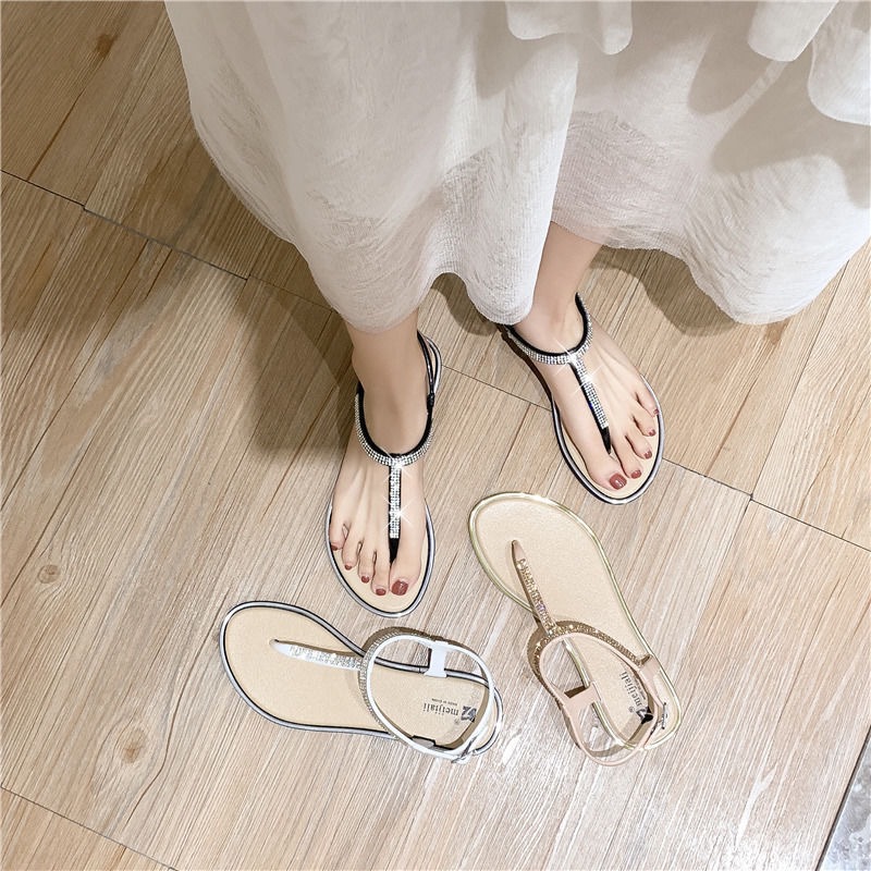 Sandalias de chanclas de diamantes de imitación de fondo plano de moda para mujer, estilo de hadas, zapatos romanos antideslizantes de fondo suave, zapatos de playa de todo fósforo