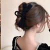 Велюровый бант, блестящая застёжка