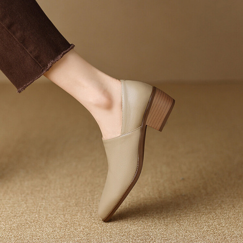 Heels with deep mouth, thick soles, spring season pointed toe apricot color single shoes for women, small leather shoes, one-pieced women's shoes.
