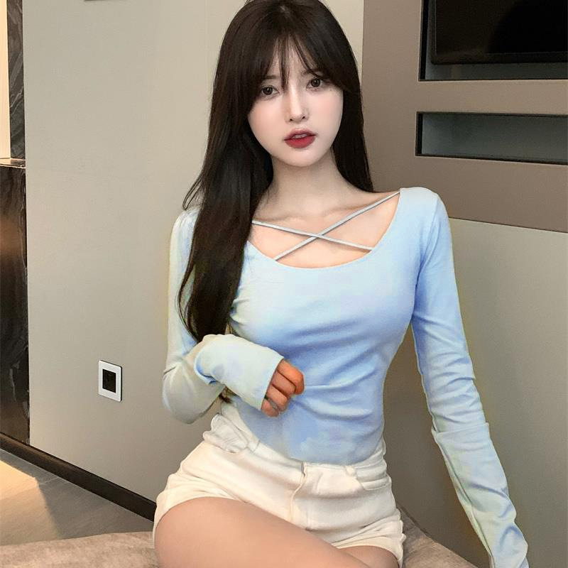 Camiseta ajustada de color sólido para mujer, estilo coreano, nueva colección 2025, adelgazante, moderna, camiseta básica fina de manga corta y larga