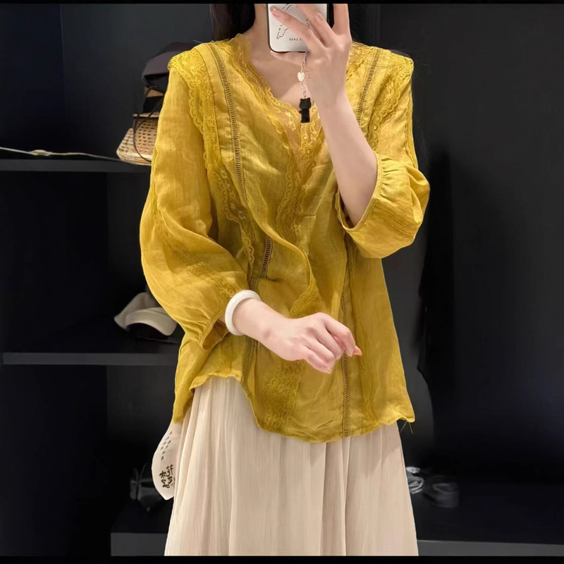 V-Neck Stitching Lace Hollow Design Top Retro Style Seven-point Sleeve Loose Thin Women's Small Shirt
