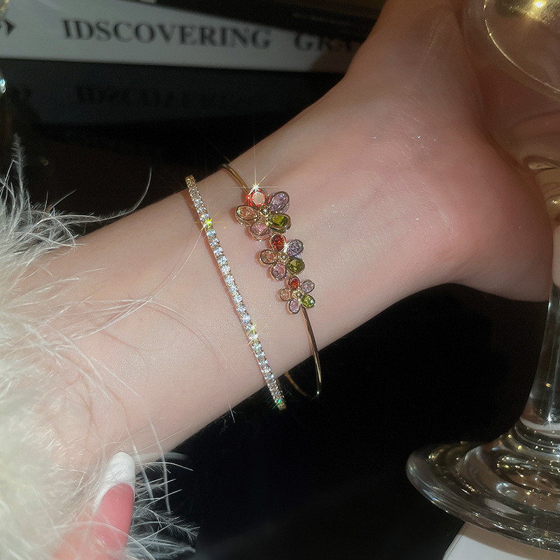 Pulsera de apertura geométrica de malla de flor de circón, pulsera retro de lujo ligero exquisito europeo y americano