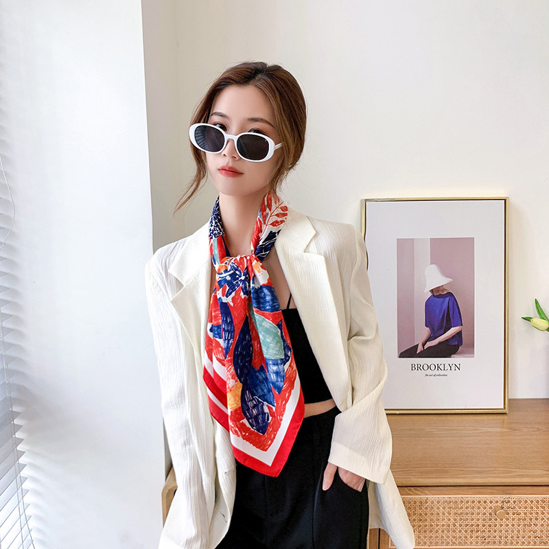 Verano nuevo estilo tinta pintura rizada mano 90 bufanda cuadrada grande punto imitación seda sarga temperamento chal ventas directas de fábrica