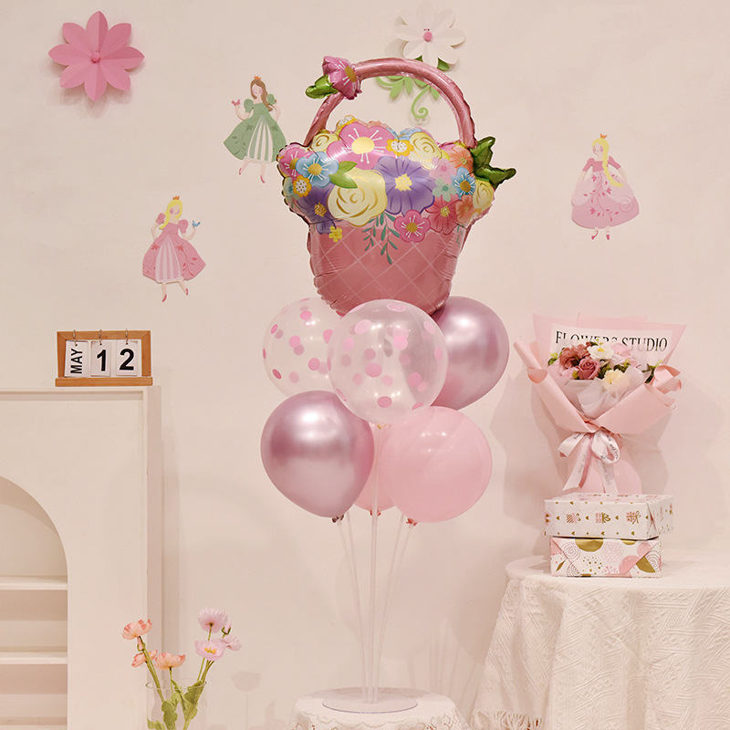 Valentijnsdag verjaardagsballonnen voor een babymeisje, tafeldecoraties voor etalages in winkelcentra, decoratie van entreezuilen bij juwelierszaken_voghion.com