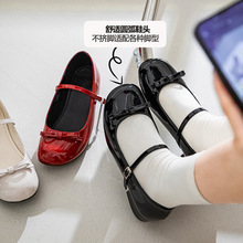 ��ʽ��ɫ�ձ��L��ɐ۵�СƤЬŮʿ2026���ļ��°ٴ�͹Ŭ�����Ь