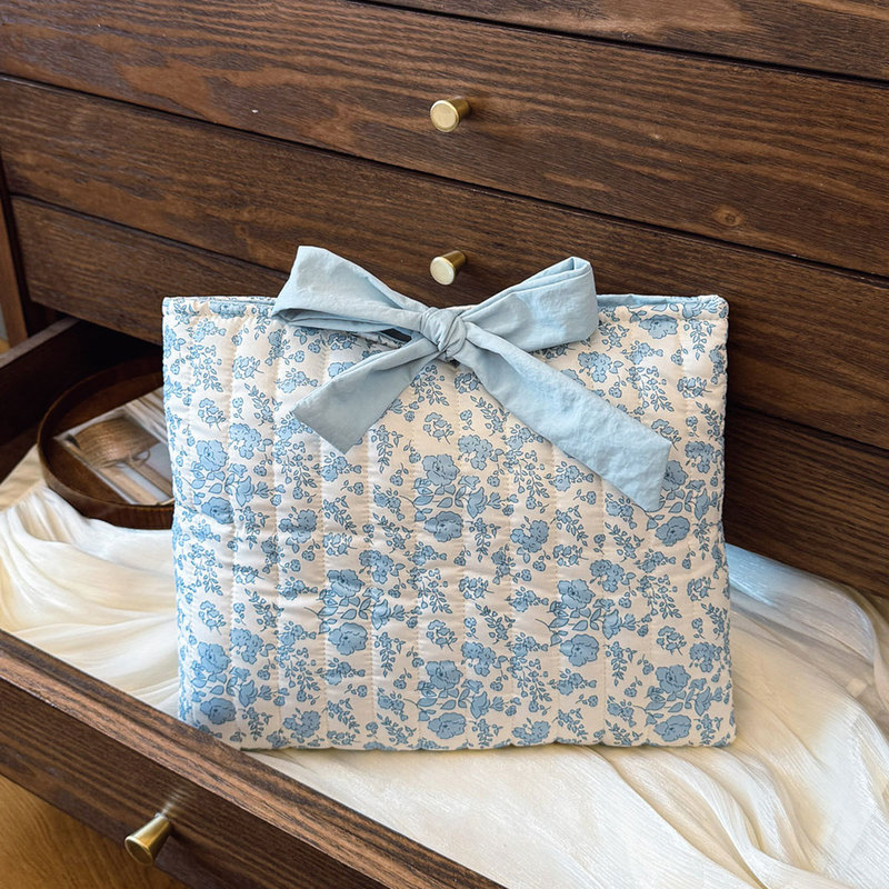 Bowknot Floral Makeup Bag with Floral Pattern, Quilted and Padded, Popular Large Capacity for Autumn and Winter, Suitable for Storing Books