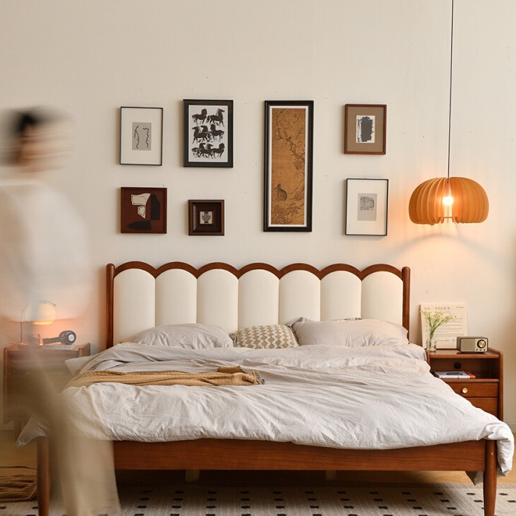 Vintage style master bedroom solid wood storage bed, vintage style small apartment double bed 1.8 meters / 1.5 meters yellow cypress soft package 