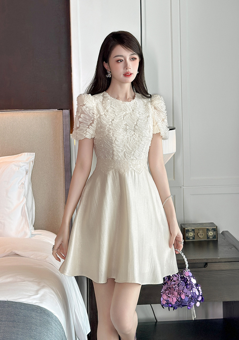 Đầm suông nữ midi cổ tròn tay ngắn thắt eo kiểu Pháp — Kem mơ chi tiết 7