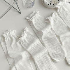 White lace edge crew socks for girls, Japanese style Lolita chunky socks, ultra-thin breathable socks suitable for spring and autumn