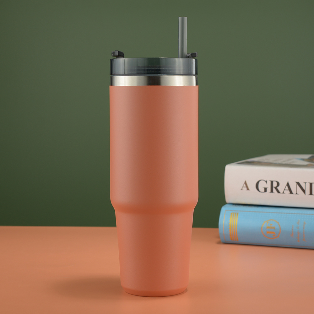 Producto explosivo del sudeste asiático Taza de aislamiento de acero inoxidable 304 Taza de automóvil 30oz20oz Taza de hielo para automóvil Taza de agua con pajita