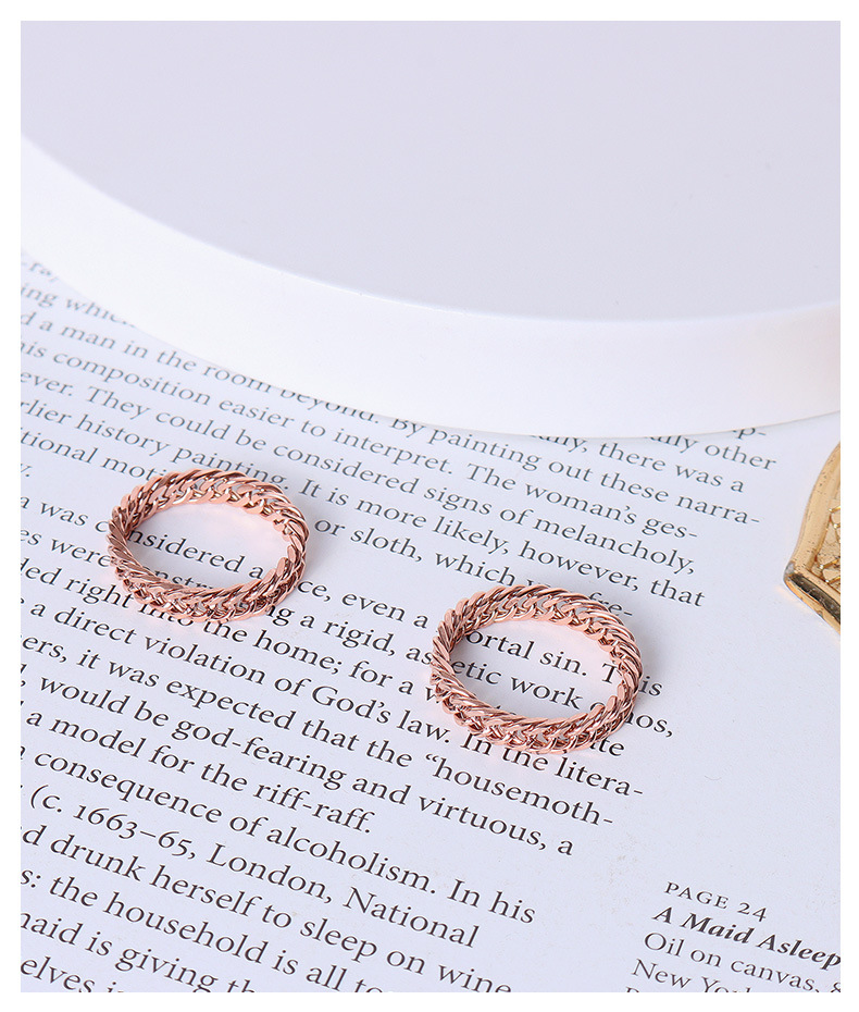 European And American Simple Chain Ring Rose Gold Ring Titanium Steel Jewelry display picture 6