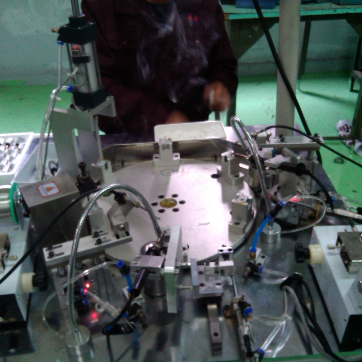 马达焊锡机自动组装机设计制造全国定货