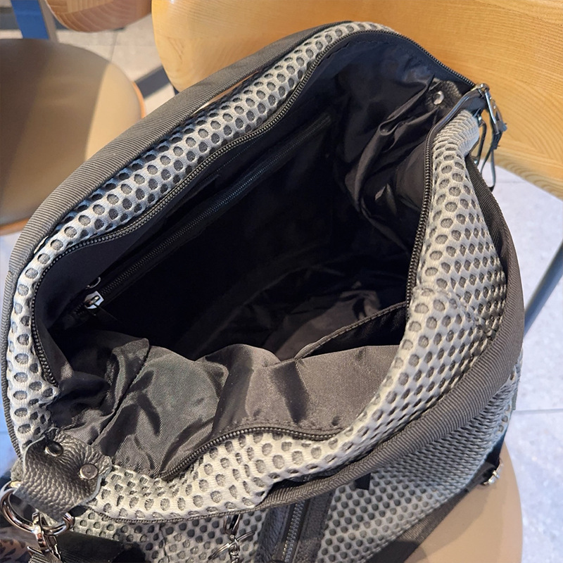 Bolso de moda de mujer nuevo bolso de tela de malla, bolso de hombro, bolso de transporte de gran capacidad, bolso de transporte de ocio con colgantes de moda