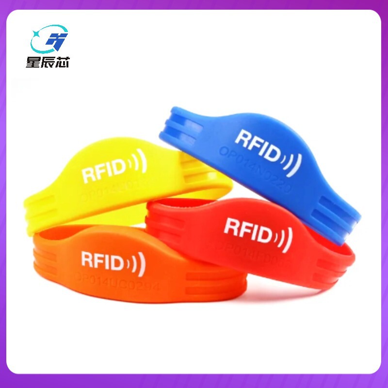 Manufacturer Wholesale Water Park Rfid Bracelet Fitness Ic Bracelet Access Control Ic Wristband 13.56Mhz Fingerprint Lock Card