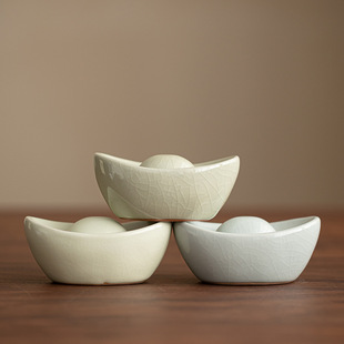 Ru Kiln Cracked Yuanbao Ornament Desktop Retro Tea Set Ceramic Ornament Tea Pet Tea Ceremony Tea Play Cover Holder Wholesale