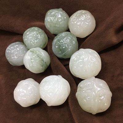 Xinjiang Gobi Jade Jade Watkins Tianshan violet White material Pure natural Walnut jade Wenwan Healthcare Massage ball