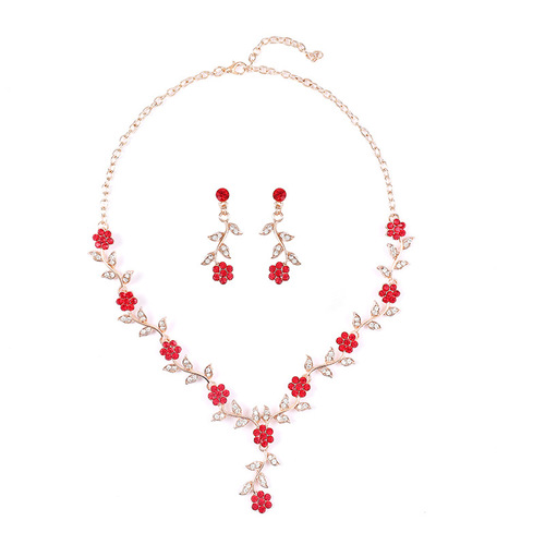 Factory direct supply to European and American necklace sets for brides, retro and versatile plum blossom shape inlaid with colored diamond clavicle chain wholesale