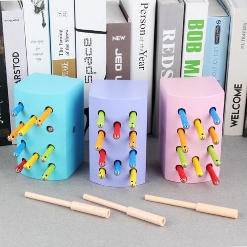 Children's early education wooden magnetic bug catching game for babies, hand-eye coordination, parent-child intellectual development, desktop interactive bug catching toy