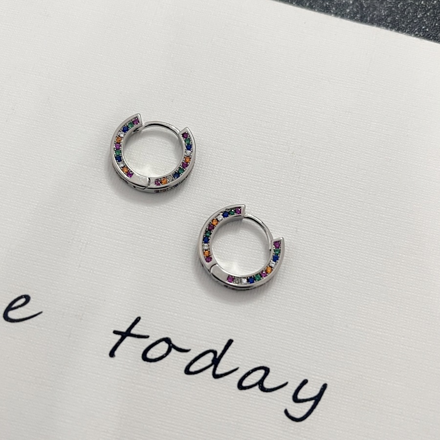 Pendientes círculo de plata 925 Pendientes de circón de color incrustado con diamantes para hombres y mujeres pendientes de nicho simples pendientes de pareja