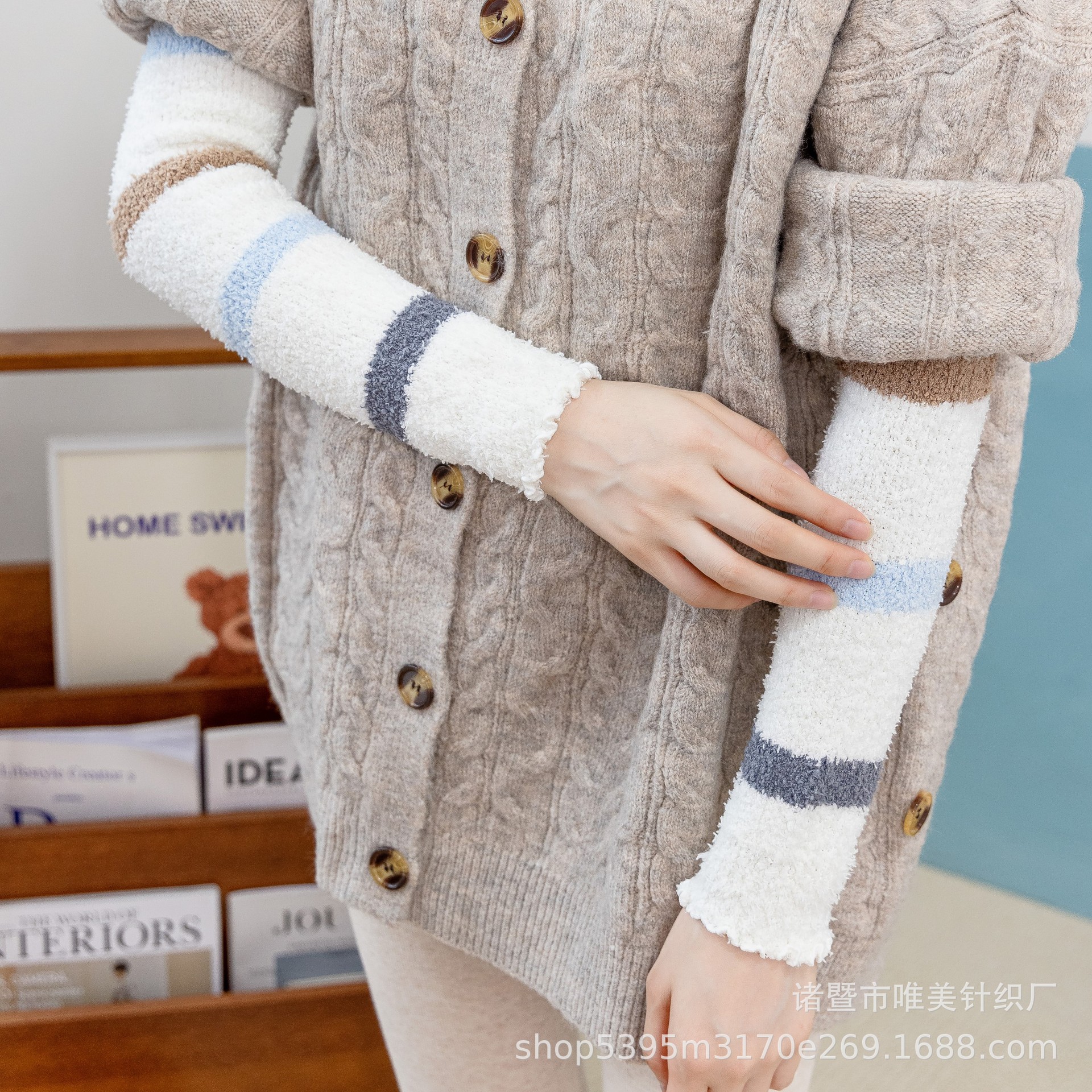 Coral velvet winter warm sleeve covers for men and women, fleece-lined arm covers, cold-proof sleeves, thickened long elbow guards, fake sleeves