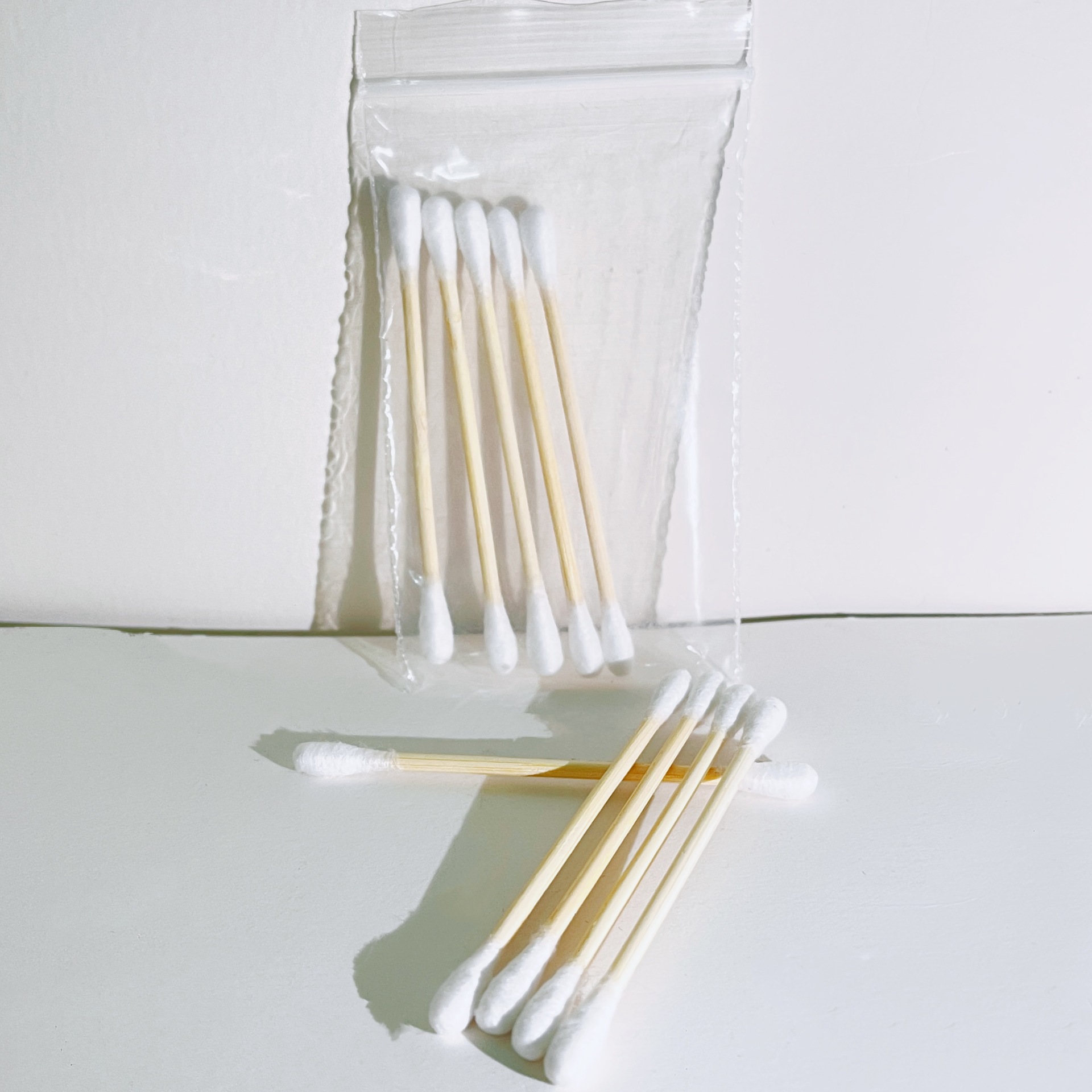 Disposable handheld quality cotton swabs