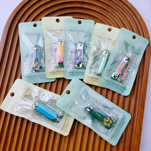 Hot-Selling Affordable Jindarimei 066 Cartoon Nail Clippers, Single Pack with Ear Pick, Children's Nail Clippers