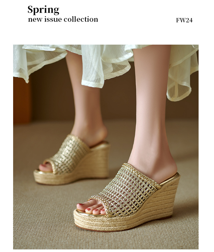 Dép sandal nữ quai chữ V đan rỗng, đế xuồng cao gót, mũi hở kiểu cá sấu — màu vàng, bạc chi tiết 10