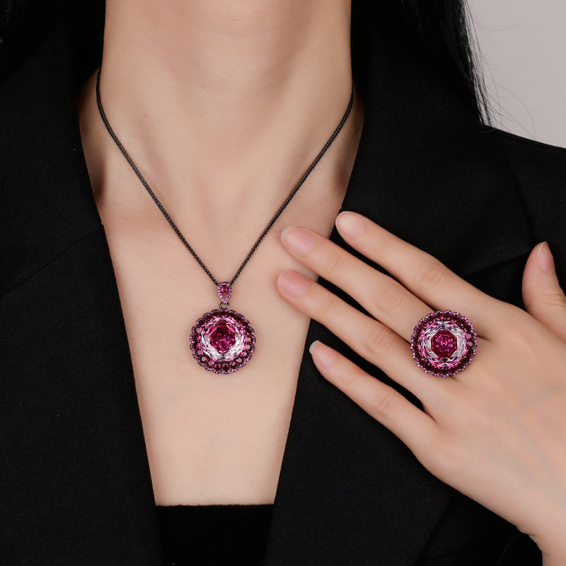 Venta caliente nuevo estilo Zhuang Shengsheng joyería fondo de cobre chapado en oro rosa corte temperamento traje de lujo ligero joyería de 18mm para mujer