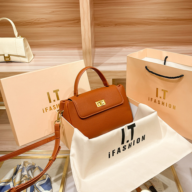 Versatile Women's Shoulder Handbag With Texture Fashion Design_voghion.com