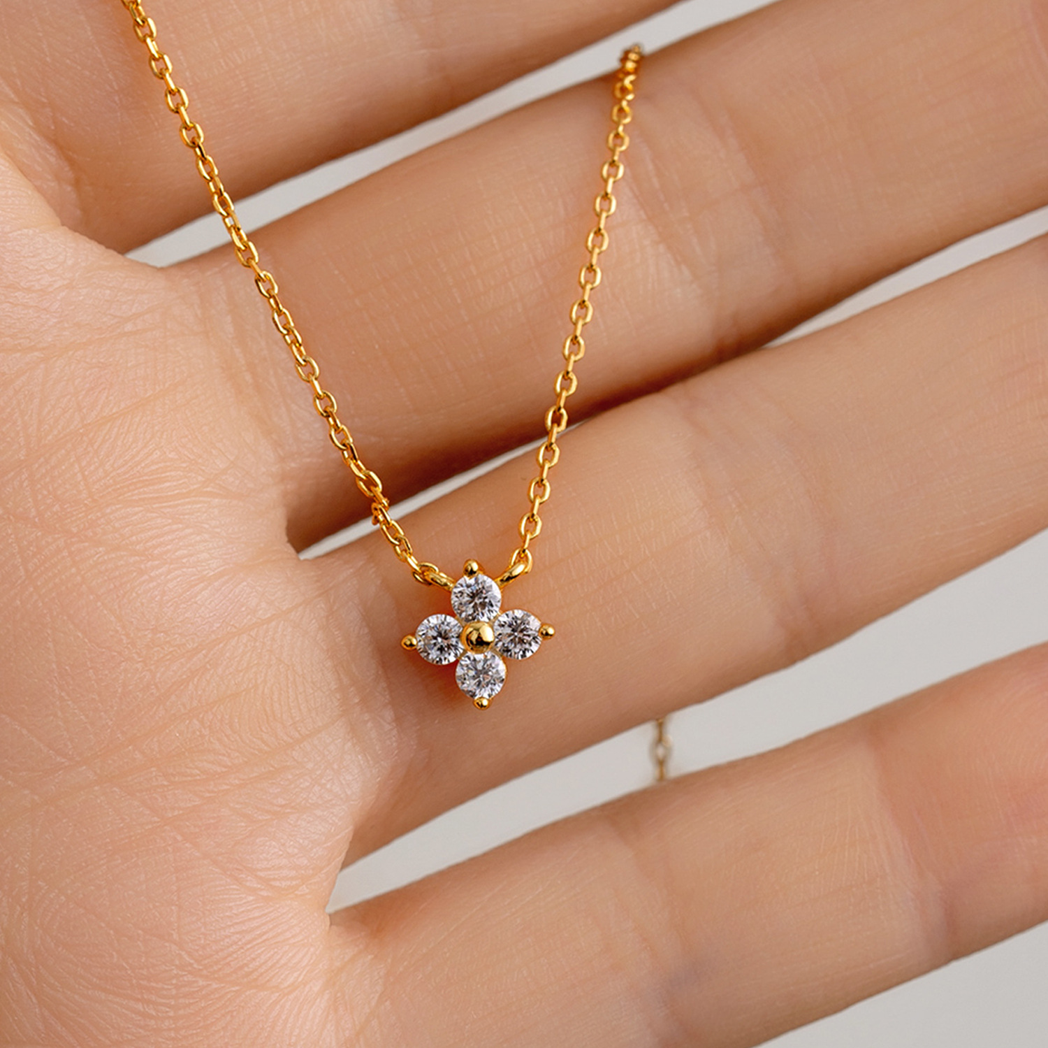 Pure Silver Four Leaf Clover Necklace Elegant Women's Floral Chain_voghion.com