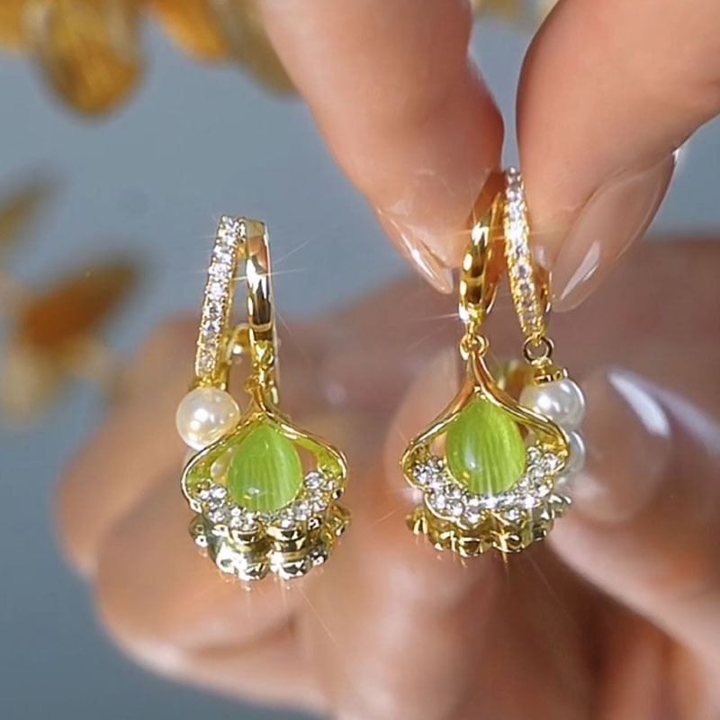 Fashionable Pearl Earrings for Women, Alloy Diamond-Encrusted Earrings, Drop-Shaped Emerald Earrings, Korean Style Elegant Accessories