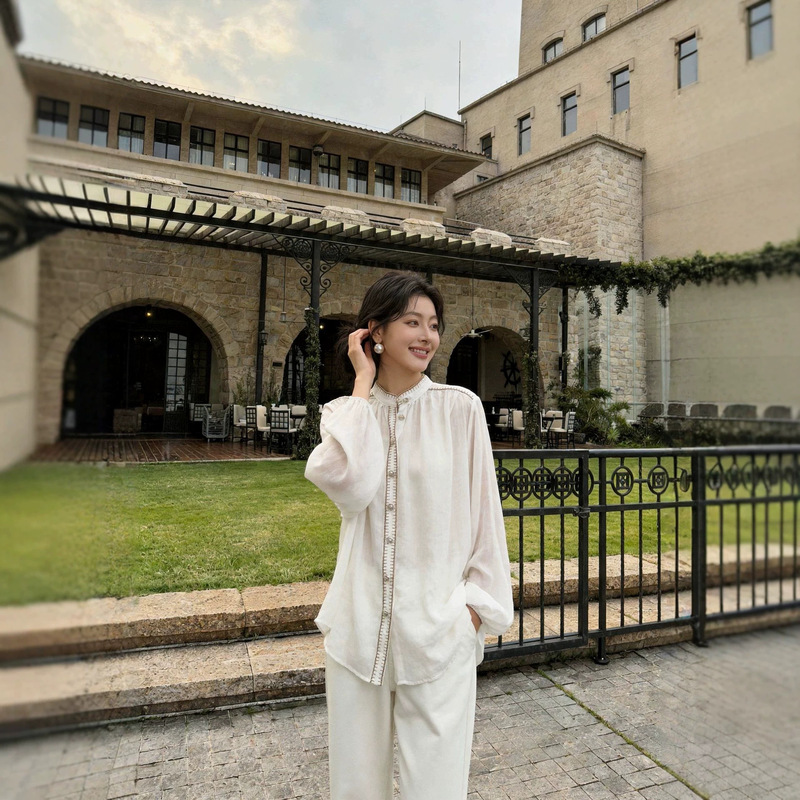 Artistic Retro Lace Pure Linen Shirt for Women, Long-Sleeved, 2026 Spring/Summer New Style, Stand Collar, Versatile Cotton-Linen Stylish Shirt
