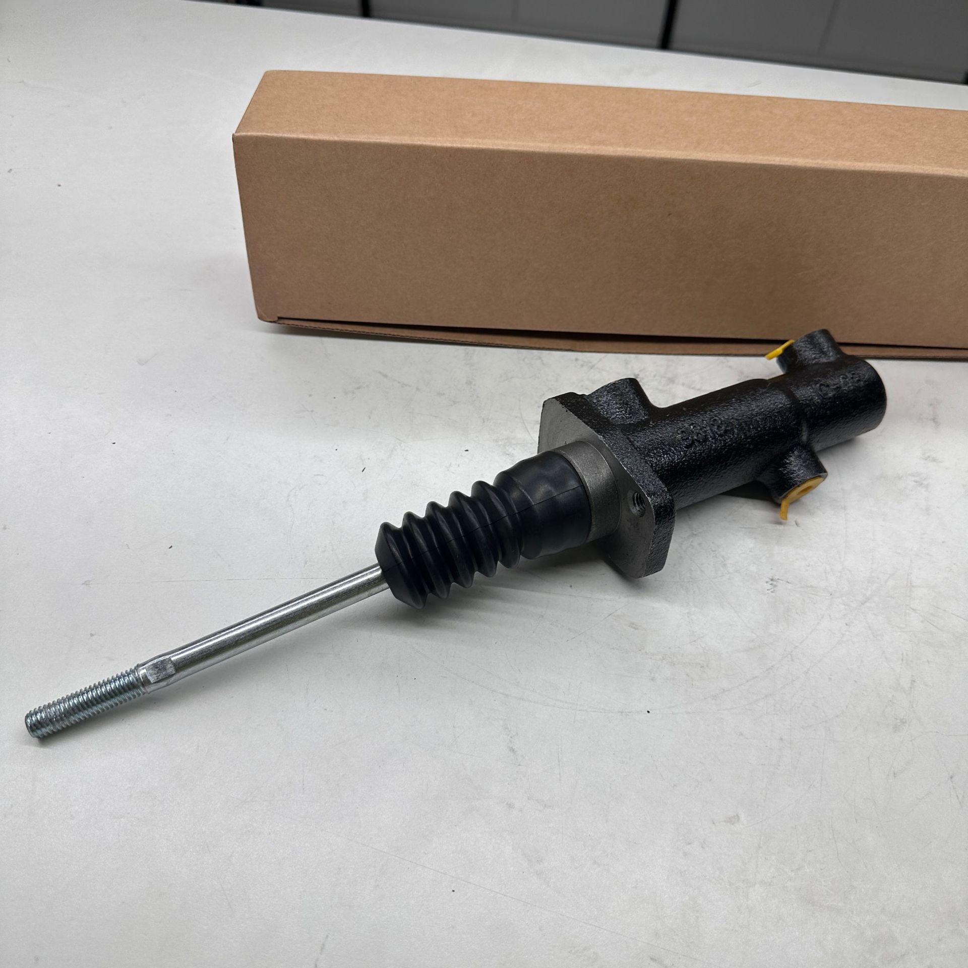 333Y4500 333/Y4500 333-Y4500 Brake Master Cylinder Suitable for Jcb Excavator in Stock
