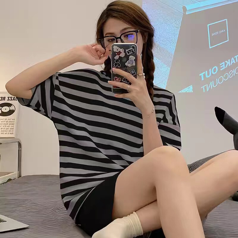 Casual Striped Summer Pajamas Women's Short-sleeved Shorts Loose plus size Outer Wear Couple's Home Clothes Men's Round Neck suit Casual Striped Summer Pajamas Women's Short-sleeved Shorts Loose plus size Outer Wear Couple's Home Clothes Men's Round Neck suit