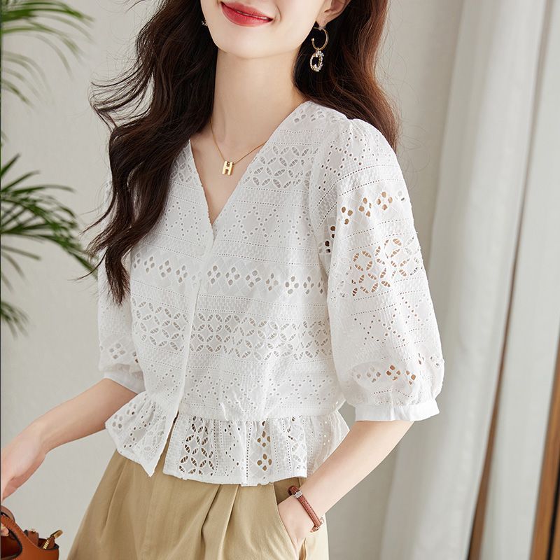 女性用刺繍カットアウトホワイトシャツ、七分袖、夏の新しいスタイル、小柄なショートトップ、純綿Vネックシャツ、スプライシング|undefined
