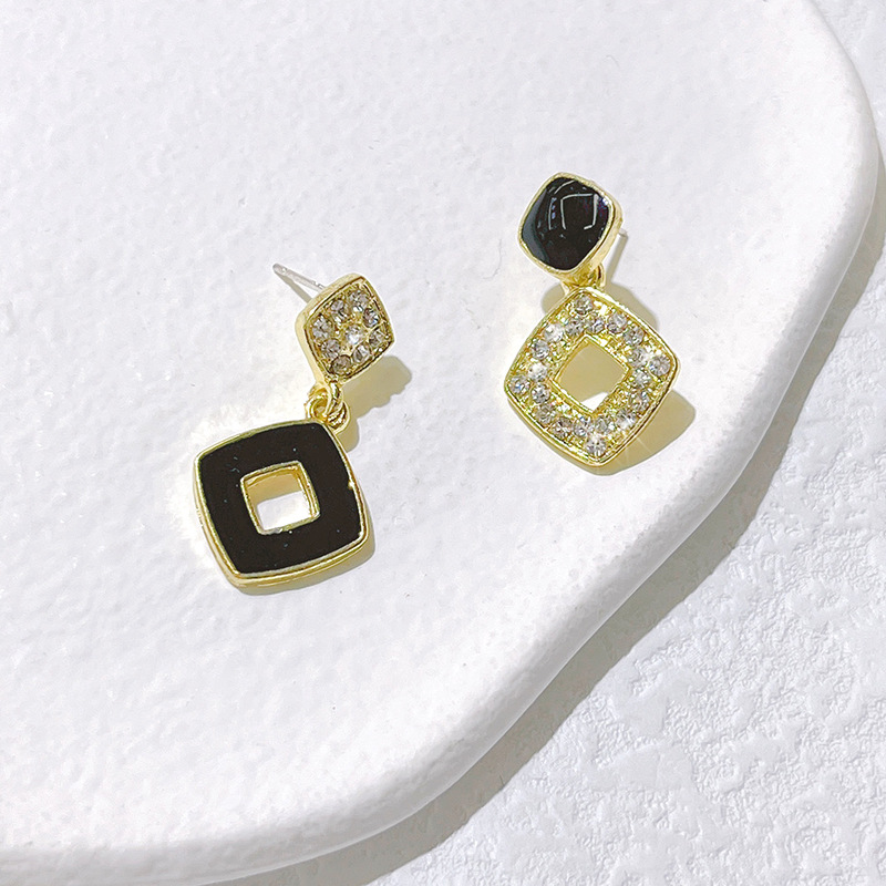 1 Pair Retro Square Metal Rhinestone Womenu0027S Drop Earrings