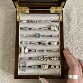 戒指;项链;耳钉