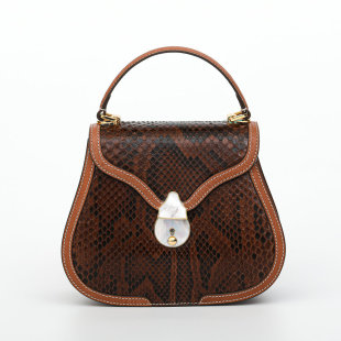 ����Ƥƴ�r�BƤؐ���iŮ���r�г���Ůʿ�������Ƥ�����S�����l