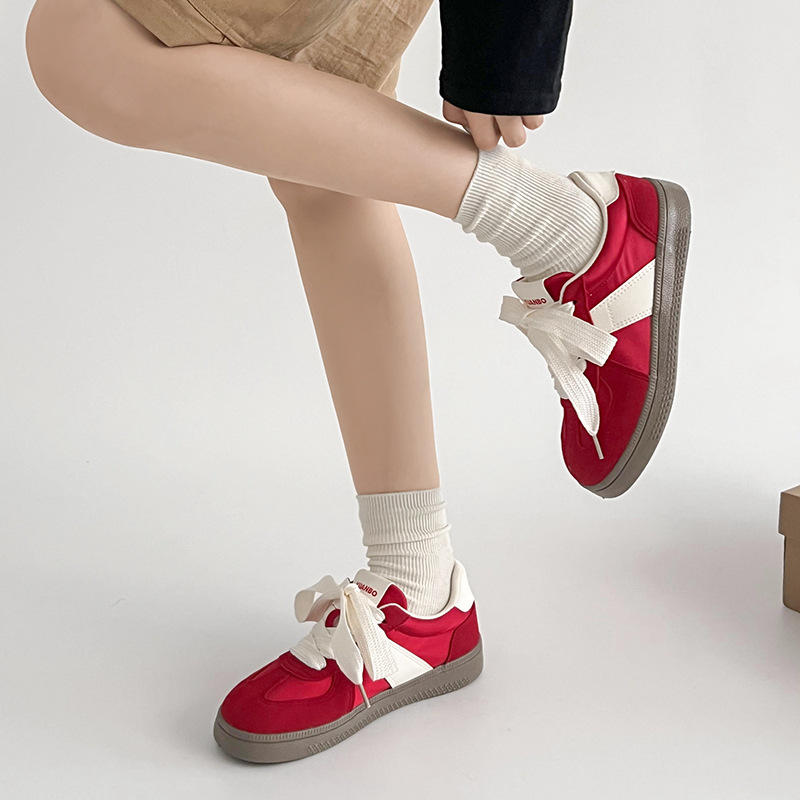 Zapatos rojos de entrenamiento alemán para mujer 2025 nuevo clásico nicho retro primavera y verano ocio deportes punta redonda plataforma transpirable zapatillas