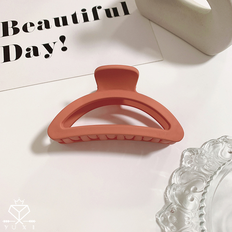 Estilo coreano nueva pinza de pelo curvada de tamaño medio agarre de pelo ámbar updo clip de pelo temperamento cabeza trasera cola de caballo clip tocado