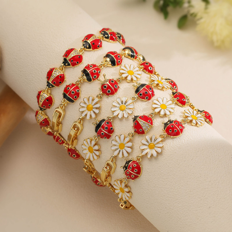Fresh and lovely color oil drop beetle daisy stitching bracelet female niche personality flower ladybug bracelet wholesale