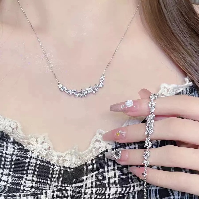 新しいトレンディなインスタイル藤の花ブレスレット女性のためのニッチデザインジルコンフラッシュダイヤモンド笑顔甘いネックレス卸売|undefined