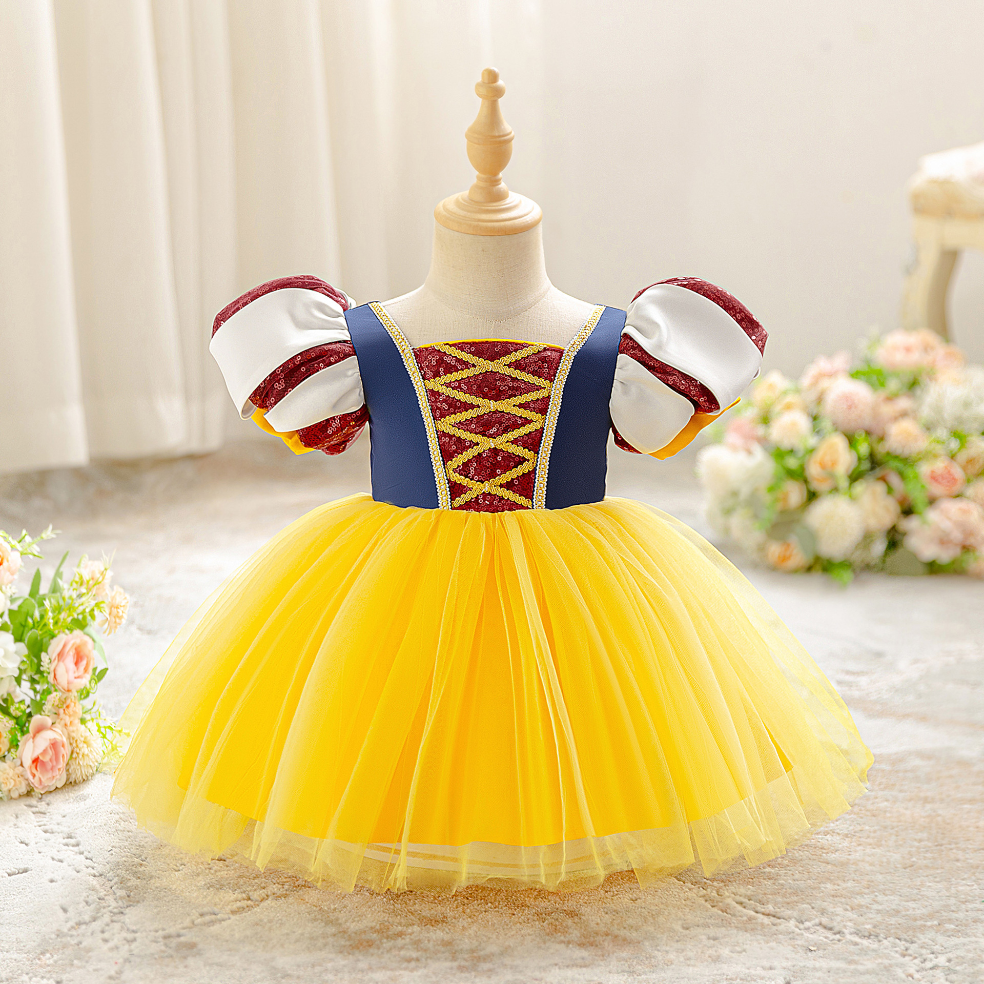 Ropa para niños transfronterizos, faldas para niñas, vestidos de princesa de nieve blanca, vestidos de princesa para niñas pequeñas y medianas, vestidos de noche de un año para bebés de estilo extranjero