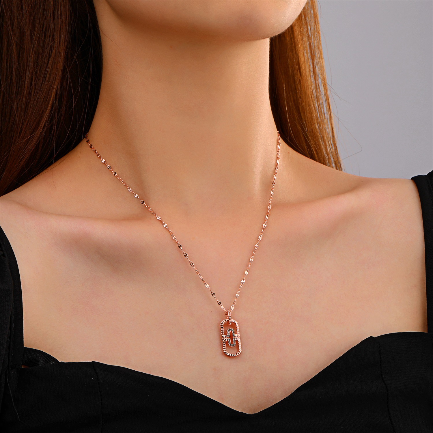 2021 New Paper Clip Collar Korean Version Versatile Fashion Hollow Square Pendant Necklace Autumn/Winter Sweater Chain_voghion.com