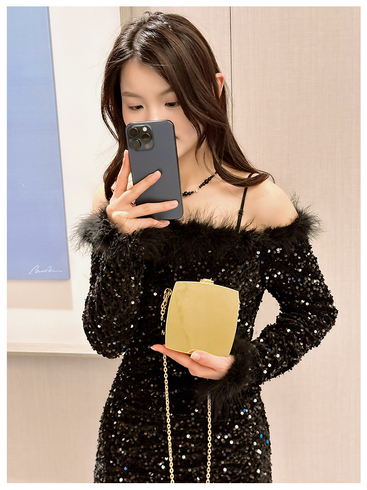 2025 New acrylic bag, square box bag, single-shoulder crossbody chain, women's makeup bag, fashionable cross-border clutch Application Scenario