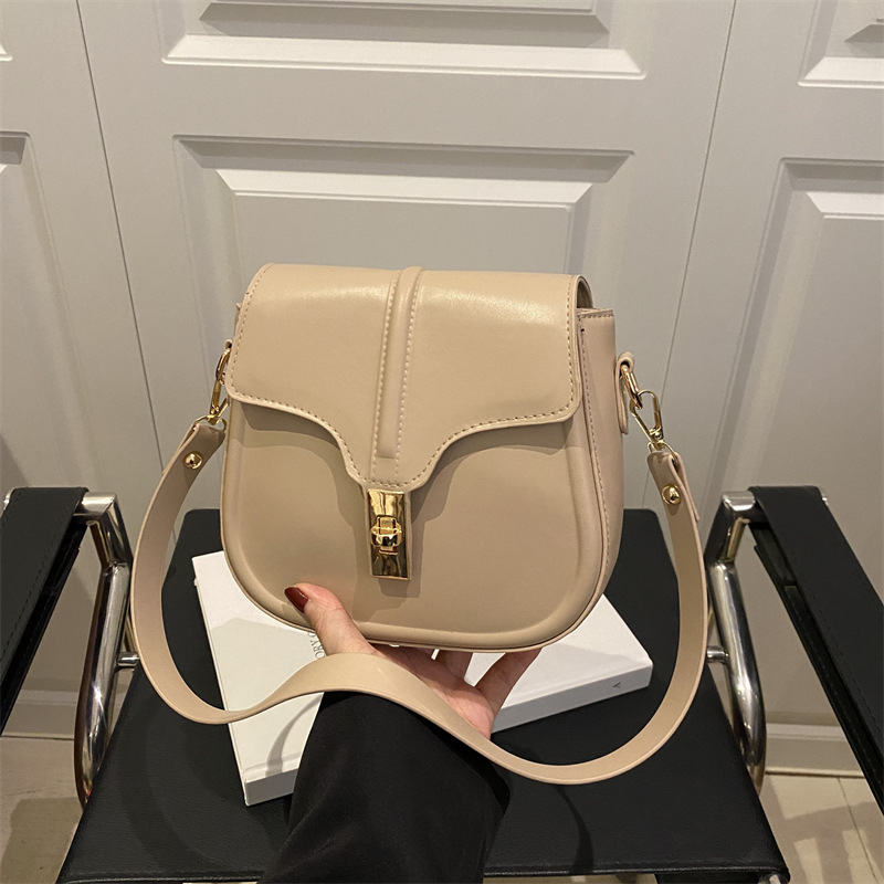 Una sensación extranjera de moda moda moda bolsa de silla para mujeres nuevo estilo 2025 textura mochila casual coreana simple bolso de hombro