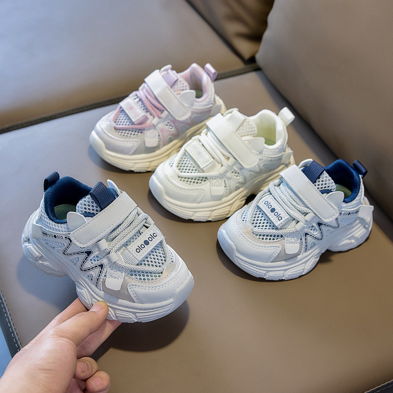 2026 verano zapatos deportivos permeables a aire de malla única hueco permeables a aire para niños pequeños y medianos zapatos permeables a niños zapatos para niñas