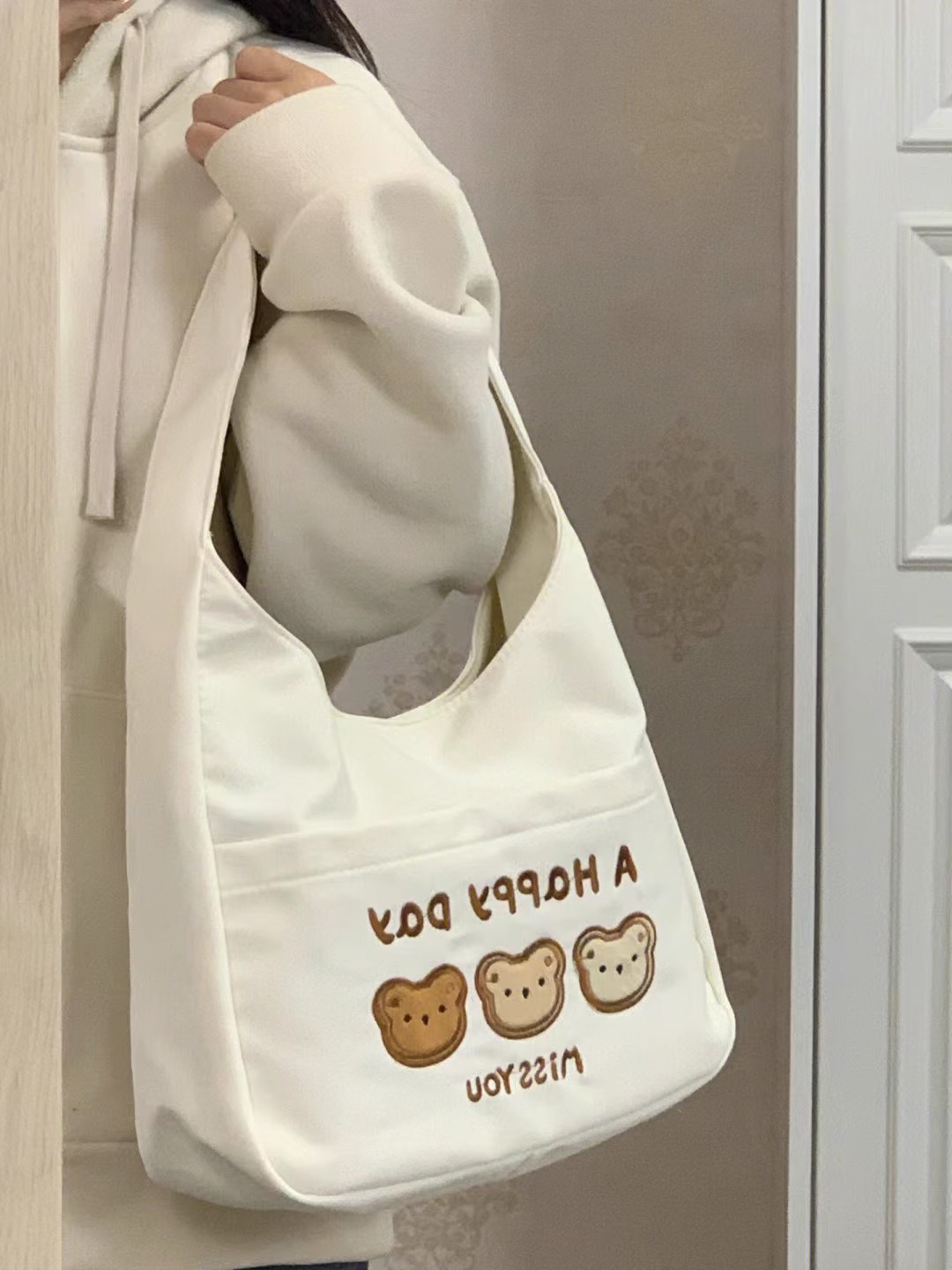 ins windsail cloth bag for girls, large-capacity student class single-shoulder tote bag, casual, cute and versatile bear shopping bag details Picture