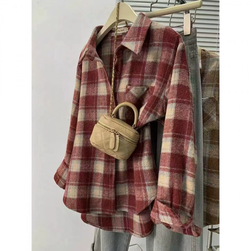 Наденьте стиль колледжа в стиле гонконгского стиля